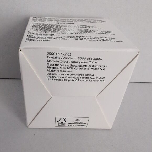 Philips Avent Blue Silicone Sleeve for use with Avent Glass Natural 4 oz Bottle - Picture 4 of 9